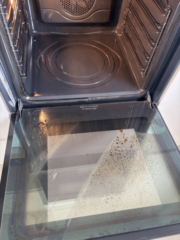 Nettoyage de four : une intervention experte signée Surménage Services à Toulouse